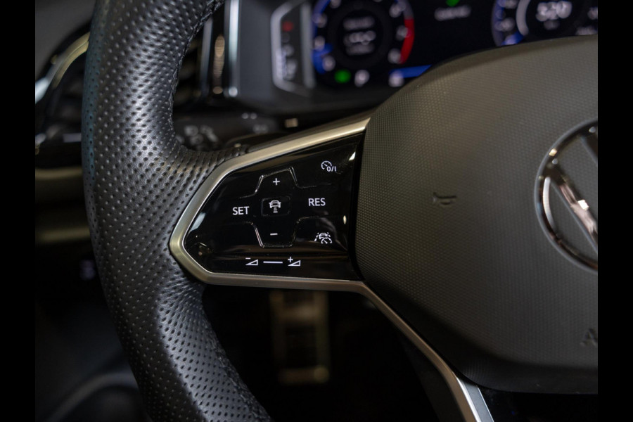 Volkswagen T-Roc Cabrio 1.5 TSI 3x R-Line / 150pk / Beats / Leder / Stoel en stuur verwarming /