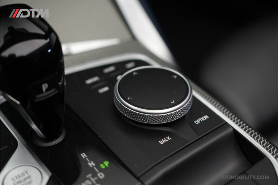 BMW 4 Serie Cabrio M440i xDrive High Executive | Adaptive Cruise Control | Ambient | Sanremo Grün