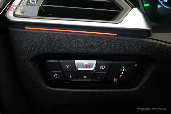 BMW 4 Serie Cabrio M440i xDrive High Executive | Adaptive Cruise Control | Ambient | Sanremo Grün