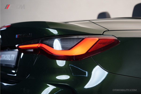 BMW 4 Serie Cabrio M440i xDrive High Executive | Adaptive Cruise Control | Ambient | Sanremo Grün