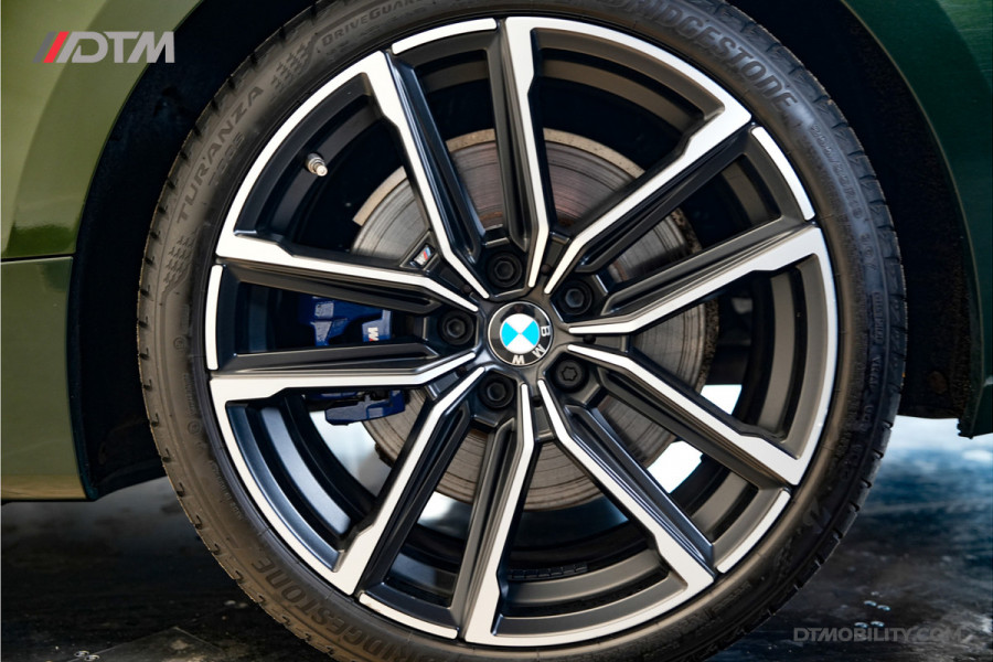 BMW 4 Serie Cabrio M440i xDrive High Executive | Adaptive Cruise Control | Ambient | Sanremo Grün