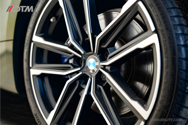 BMW 4 Serie Cabrio M440i xDrive High Executive | Adaptive Cruise Control | Ambient | Sanremo Grün