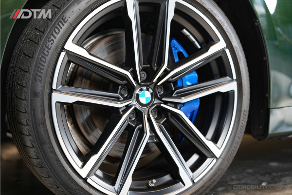 BMW 4 Serie Cabrio M440i xDrive High Executive | Adaptive Cruise Control | Ambient | Sanremo Grün