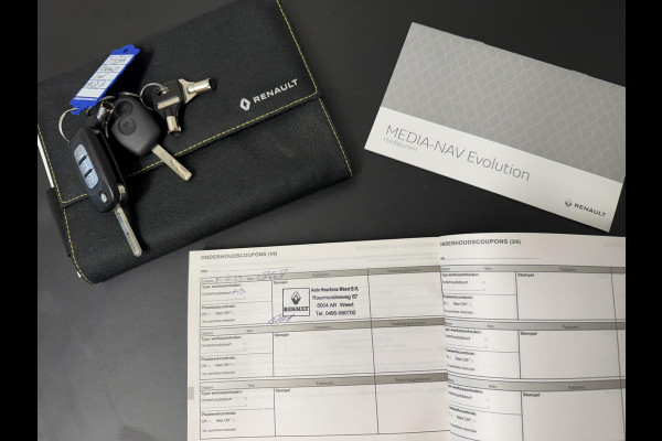 Renault Master T35 2.3 dCi 135 L2H2 Comfort Airco Cruise control Apple / Android Navigatie Laadruimte afgewerkt