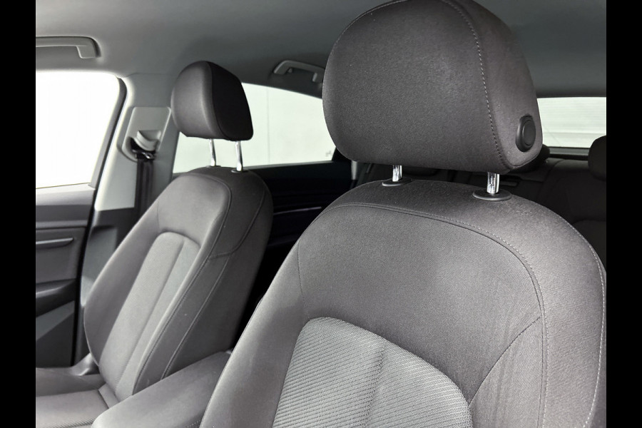 Audi e-tron Sportback 55 quattro Business edition 95 kWh(NL-auto, 90% SoH, Carplay, StoelV, Navi, Parkeersensoren, Etc)