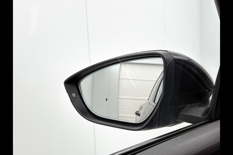 Audi e-tron Sportback 55 quattro Business edition 95 kWh(NL-auto, 90% SoH, Carplay, StoelV, Navi, Parkeersensoren, Etc)