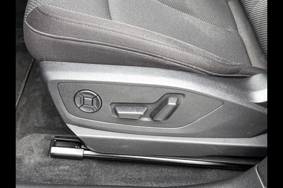 Audi e-tron Sportback 55 quattro Business edition 95 kWh(NL-auto, 90% SoH, Carplay, StoelV, Navi, Parkeersensoren, Etc)