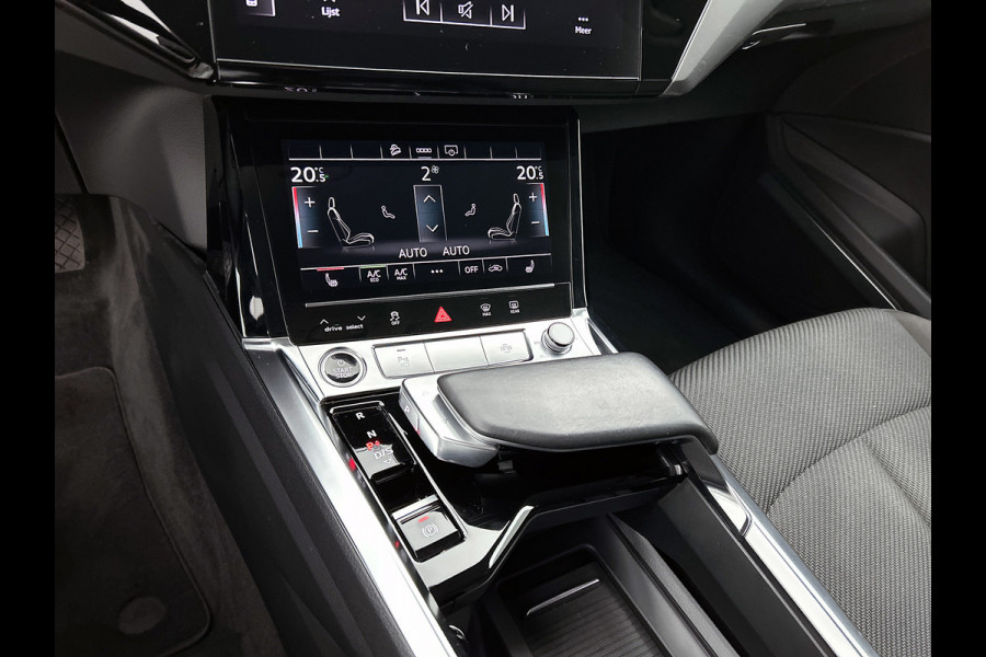 Audi e-tron Sportback 55 quattro Business edition 95 kWh(NL-auto, 90% SoH, Carplay, StoelV, Navi, Parkeersensoren, Etc)
