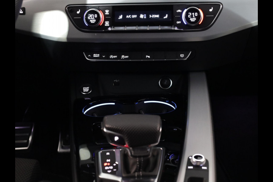Audi A4 Avant 35 TFSI S edition Competition 150 pk S-tronic| Private lease vanaf €760,- pm | Verlengde garantie | Navigatie | Parkeersensoren | Autom. airco (3 zones) | Stoelverwarming | S-Line |