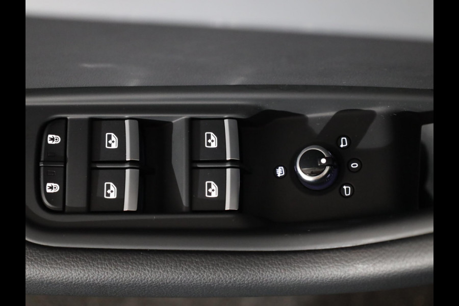 Audi A4 Avant 35 TFSI S edition Competition 150 pk S-tronic| Private lease vanaf €760,- pm | Verlengde garantie | Navigatie | Parkeersensoren | Autom. airco (3 zones) | Stoelverwarming | S-Line |