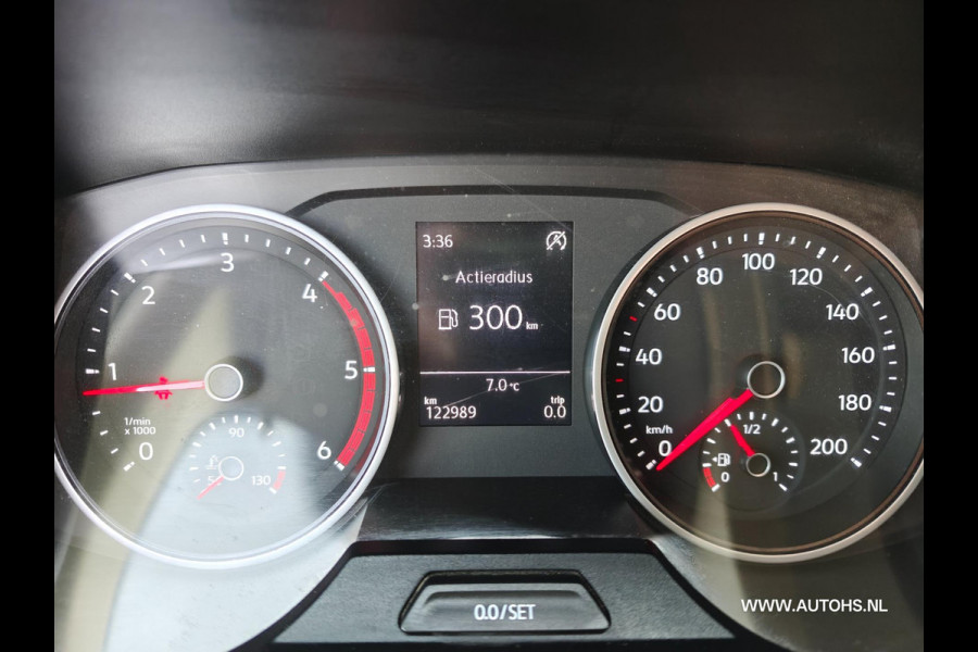 Volkswagen Crafter 35 2.0 TDI L3H3 EL Highline , euro 6 , 1e Eig. 3000 KG trekkracht , pracht bus , cruise camera , ex overheid.