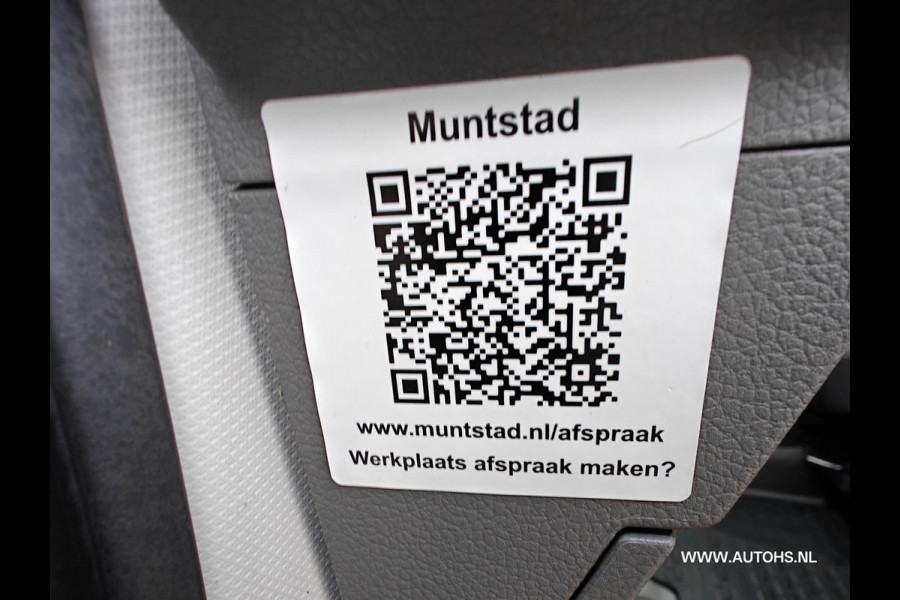 Volkswagen Crafter 35 2.0 TDI L3H3 EL Highline , euro 6 , 1e Eig. 3000 KG trekkracht , pracht bus , cruise camera , ex overheid.