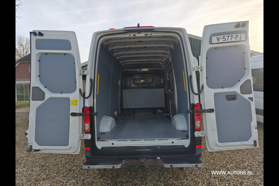 Volkswagen Crafter 35 2.0 TDI L3H3 EL Highline , euro 6 , 1e Eig. 3000 KG trekkracht , pracht bus , cruise camera , ex overheid.