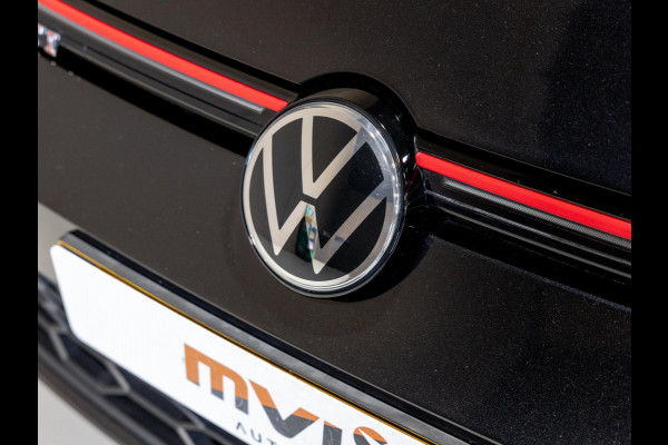 Volkswagen Golf 2.0 TSI GTI / 245pk / Achteruitrij camera / Dodehoek assistent / Stoel en stuurverwarming /