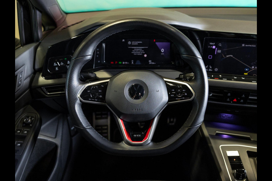 Volkswagen Golf 2.0 TSI GTI / 245pk / Achteruitrij camera / Dodehoek assistent / Stoel en stuurverwarming /