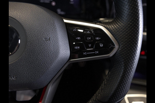 Volkswagen Golf 2.0 TSI GTI / 245pk / Achteruitrij camera / Dodehoek assistent / Stoel en stuurverwarming /