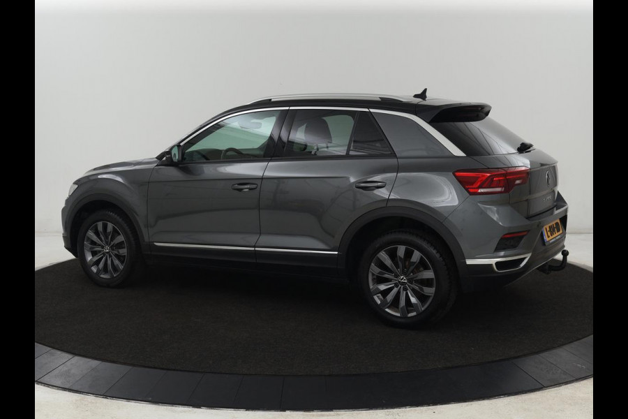 Volkswagen T-Roc 1.5 TSI Sport | Trekhaak | Camera | Carplay | Full LED | Adaptive cruise | Virtual Cockpit | Climate control | Navigatie | Bluetooth | Parkeerhulp