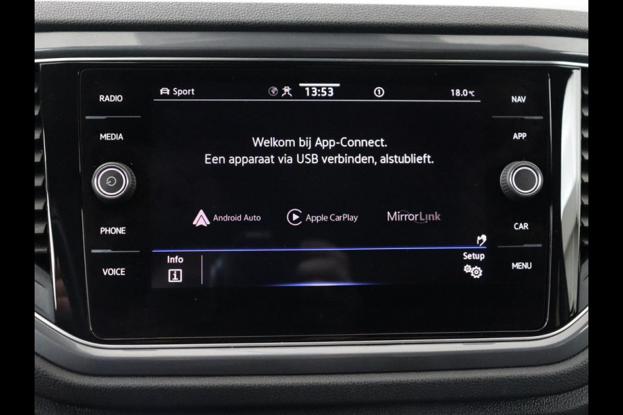 Volkswagen T-Roc 1.5 TSI Sport | Trekhaak | Camera | Carplay | Full LED | Adaptive cruise | Virtual Cockpit | Climate control | Navigatie | Bluetooth | Parkeerhulp