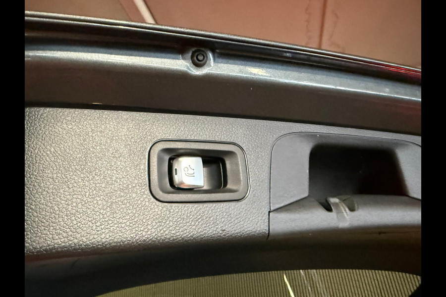 Mercedes-Benz GLC 350e 4 Matic AMG STYLING-PANORAMA-DISTRONIC-TREKHAAK-CAMERA-COMPLEET