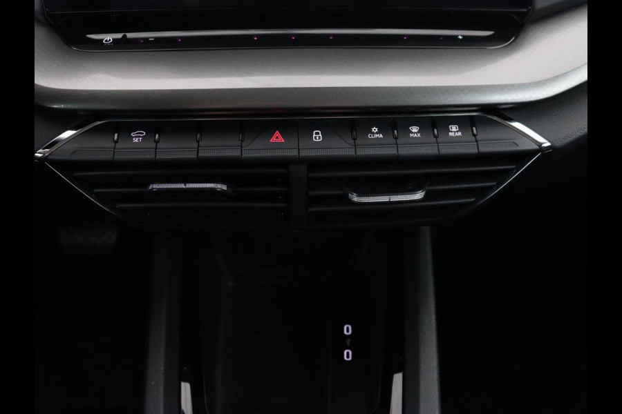 Škoda Octavia 1.0 e-TSI Ambition | Stoelverwarming | Trekhaak | Carplay | Navigatie | Full LED | Parkeerhulp | Cruise control | Climate control | Bluetooth