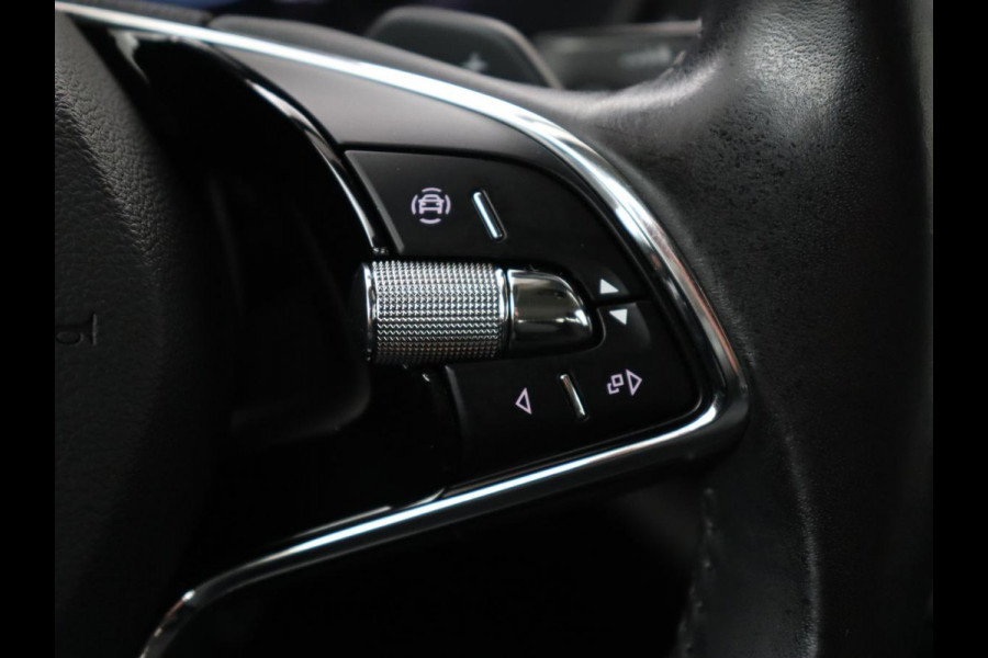 Škoda Octavia 1.0 e-TSI Ambition | Stoelverwarming | Trekhaak | Carplay | Navigatie | Full LED | Parkeerhulp | Cruise control | Climate control | Bluetooth