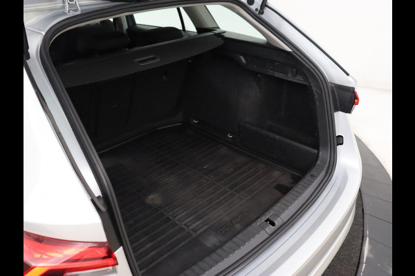 Škoda Octavia 1.0 e-TSI Ambition | Stoelverwarming | Trekhaak | Carplay | Navigatie | Full LED | Parkeerhulp | Cruise control | Climate control | Bluetooth