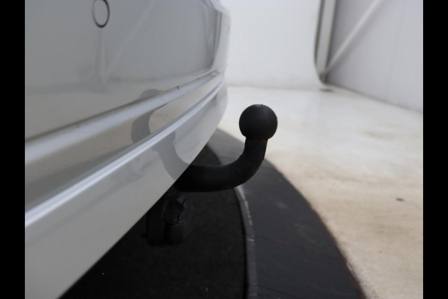 Škoda Octavia 1.0 e-TSI Ambition | Stoelverwarming | Trekhaak | Carplay | Navigatie | Full LED | Parkeerhulp | Cruise control | Climate control | Bluetooth