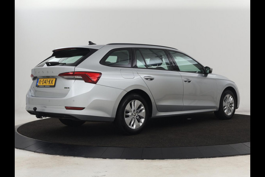Škoda Octavia 1.0 e-TSI Ambition | Stoelverwarming | Trekhaak | Carplay | Navigatie | Full LED | Parkeerhulp | Cruise control | Climate control | Bluetooth