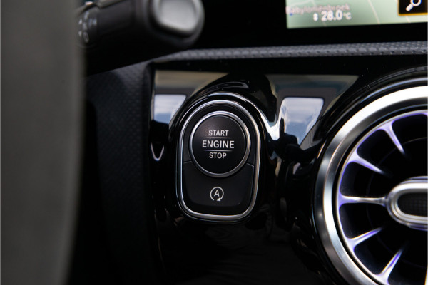 Mercedes-Benz A-Klasse AMG 35 4MATIC Premium, Performance Stoelen, Pano, Burmester, Memory