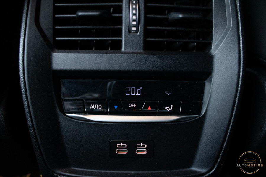 BMW 3-serie 330e PANO MEMORY M PAKKET CAMERA HUD