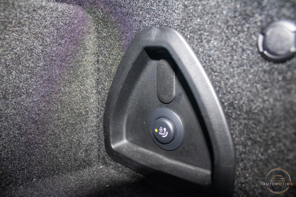 BMW 3-serie 330e PANO MEMORY M PAKKET CAMERA HUD