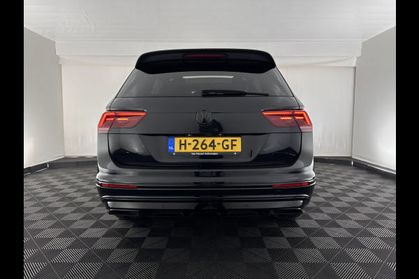 Volkswagen Tiguan Allspace 1.5 TSI R-Line Highline Business [ 7-Pers. ] Aut. *PANO | ARTVELOURS | FULL-LED | DIGI-COCKPIT | KEYLESS | ADAPTIVE-CRUISE | CAMERA | SHIFTPADDLES | CARPLAY | DAB+ | HEATED-COMFORTSEATS | NAVI-FULLMAP | PRIVACYGLASS | 19''ALU*