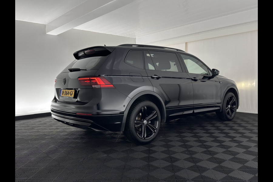 Volkswagen Tiguan Allspace 1.5 TSI R-Line Highline Business [ 7-Pers. ] Aut. *PANO | ARTVELOURS | FULL-LED | DIGI-COCKPIT | KEYLESS | ADAPTIVE-CRUISE | CAMERA | SHIFTPADDLES | CARPLAY | DAB+ | HEATED-COMFORTSEATS | NAVI-FULLMAP | PRIVACYGLASS | 19''ALU*