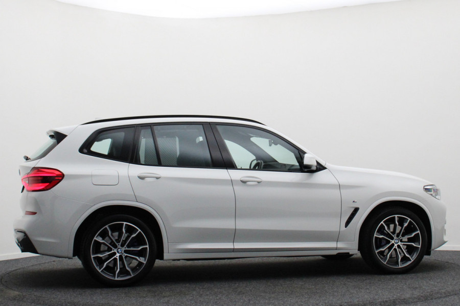 BMW X3 xDrive30i High Executive M Sport LED, Navigatie, Stoelverwarming, Climate, Cruise, 20"