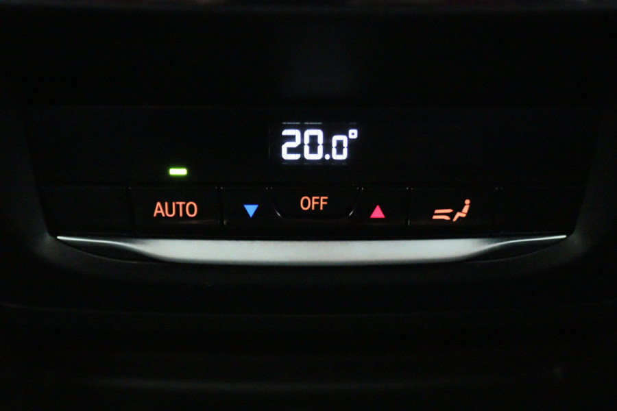 BMW X3 xDrive30i High Executive M Sport LED, Navigatie, Stoelverwarming, Climate, Cruise, 20"