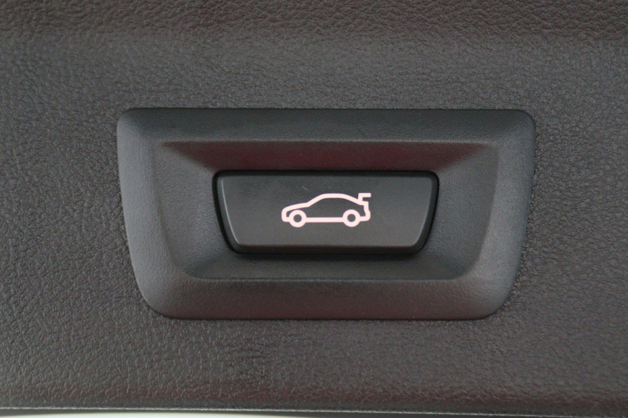 BMW X3 xDrive30i High Executive M Sport LED, Navigatie, Stoelverwarming, Climate, Cruise, 20"