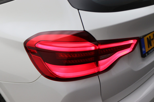 BMW X3 xDrive30i High Executive M Sport LED, Navigatie, Stoelverwarming, Climate, Cruise, 20"