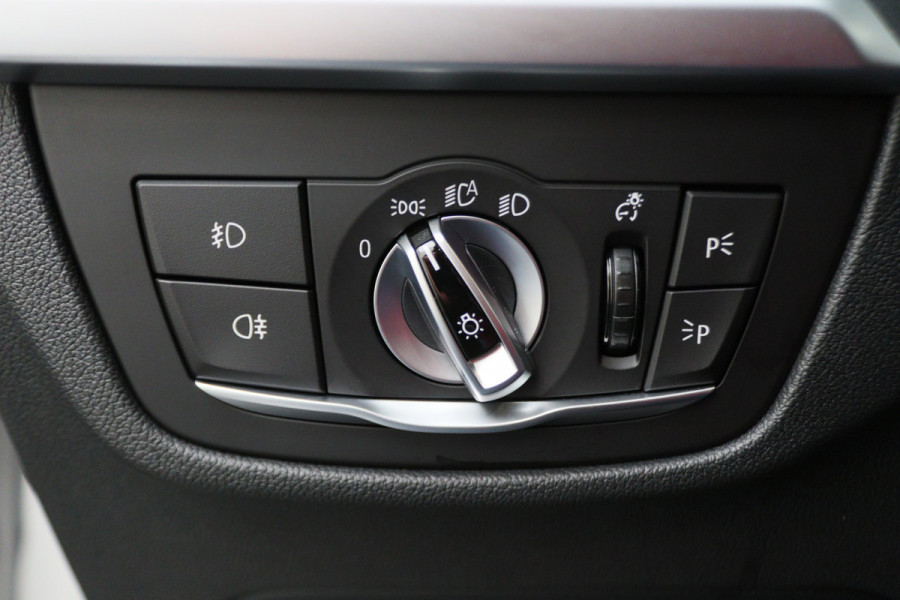 BMW X3 xDrive30i High Executive M Sport LED, Navigatie, Stoelverwarming, Climate, Cruise, 20"