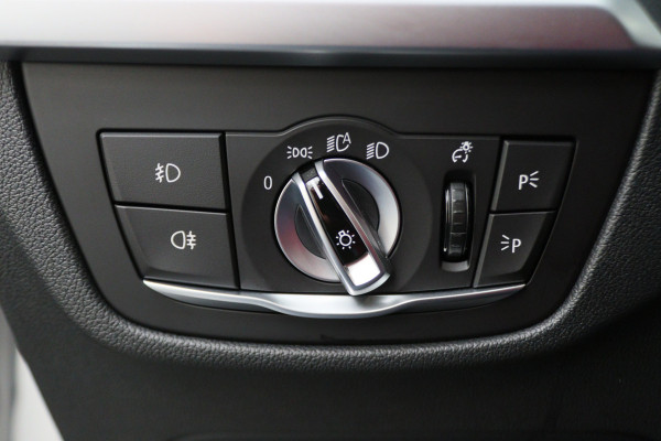 BMW X3 xDrive30i High Executive M Sport LED, Navigatie, Stoelverwarming, Climate, Cruise, 20"