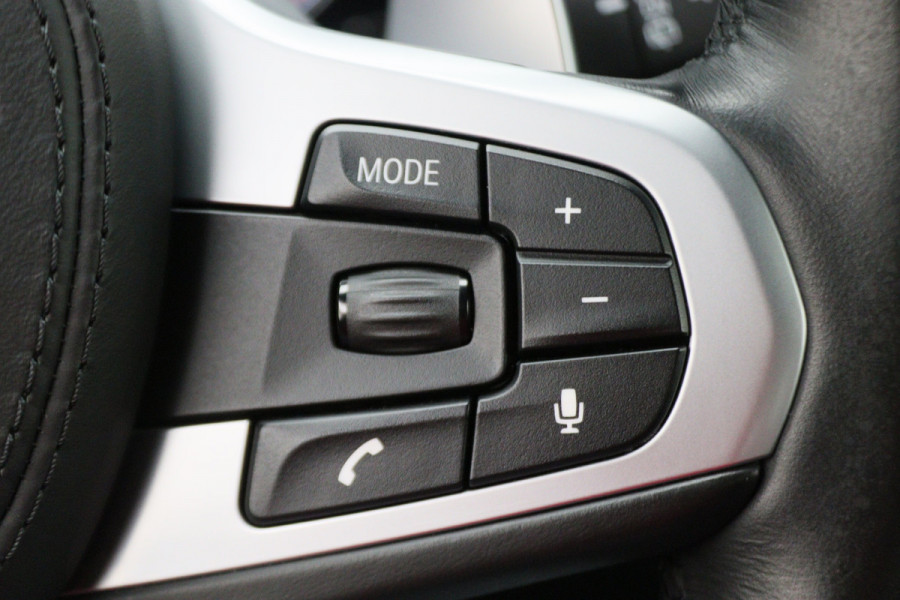 BMW X3 xDrive30i High Executive M Sport LED, Navigatie, Stoelverwarming, Climate, Cruise, 20"