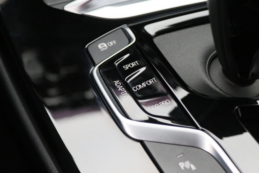 BMW X3 xDrive30i High Executive M Sport LED, Navigatie, Stoelverwarming, Climate, Cruise, 20"