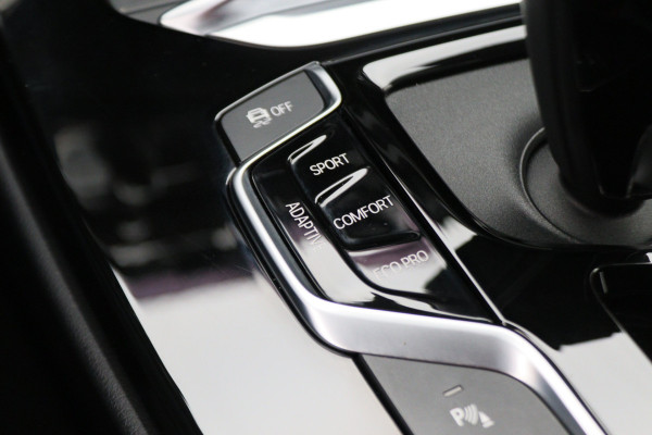 BMW X3 xDrive30i High Executive M Sport LED, Navigatie, Stoelverwarming, Climate, Cruise, 20"