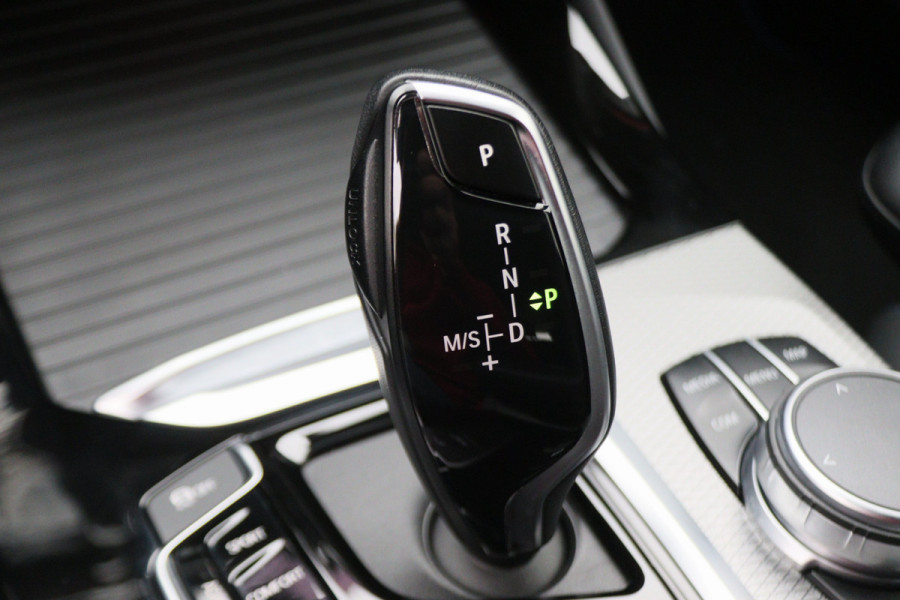 BMW X3 xDrive30i High Executive M Sport LED, Navigatie, Stoelverwarming, Climate, Cruise, 20"