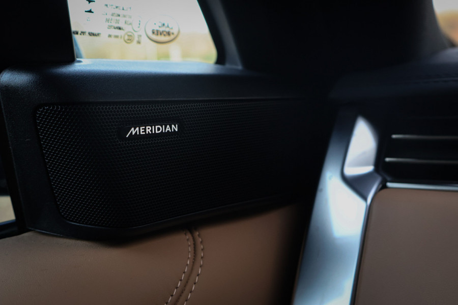 Land Rover Range Rover P510e HSE | ADAPTIVE CRUISE | VIERWIELBESTURING | STOELKOELING/VERWARMING | HEAD-UP | PANORAMADAK | STUURVERWARMING | MERIDIAN | HSE