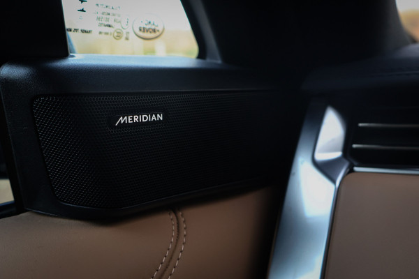 Land Rover Range Rover P510e HSE | ADAPTIVE CRUISE | VIERWIELBESTURING | STOELKOELING/VERWARMING | HEAD-UP | PANORAMADAK | STUURVERWARMING | MERIDIAN | HSE