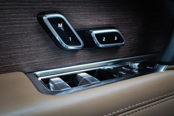 Land Rover Range Rover P510e HSE | ADAPTIVE CRUISE | VIERWIELBESTURING | STOELKOELING/VERWARMING | HEAD-UP | PANORAMADAK | STUURVERWARMING | MERIDIAN | HSE