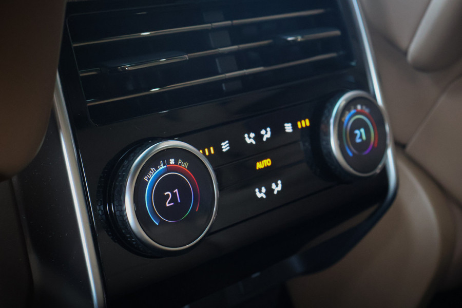 Land Rover Range Rover P510e HSE | ADAPTIVE CRUISE | VIERWIELBESTURING | STOELKOELING/VERWARMING | HEAD-UP | PANORAMADAK | STUURVERWARMING | MERIDIAN | HSE