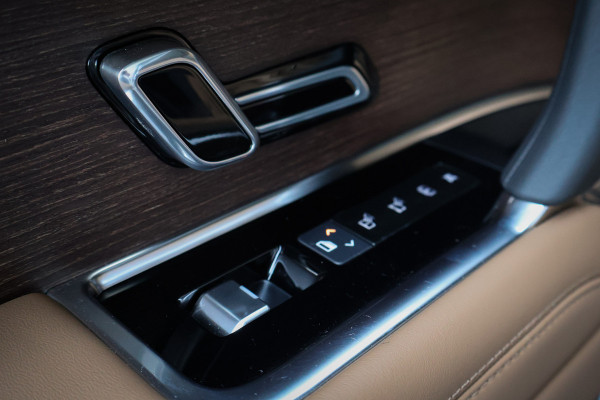 Land Rover Range Rover P510e HSE | ADAPTIVE CRUISE | VIERWIELBESTURING | STOELKOELING/VERWARMING | HEAD-UP | PANORAMADAK | STUURVERWARMING | MERIDIAN | HSE