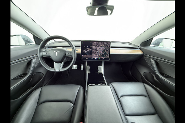 Tesla Model 3 Performance 513pk 0-100 3,4sec AWD Lmv 20" AutoPilot Rode Remklauwen Carbon Spoiler Panoramadak Adaptive Cruise Camera's Leer Pd Elektr.-A-Klep+Stuur+Verst.Stoel+Geheugen Easy Entry Stoel+Bank-Verwarmd Keyless WiFi  75kWh 4WD 1e Eigenaar Origineel Nederlandse Auto Nieuwprijs € 65.680 SOH 83%