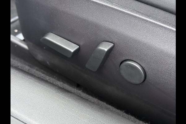 Tesla Model 3 Performance 513pk 0-100 3,4sec AWD Lmv 20" AutoPilot Rode Remklauwen Carbon Spoiler Panoramadak Adaptive Cruise Camera's Leer Pd Elektr.-A-Klep+Stuur+Verst.Stoel+Geheugen Easy Entry Stoel+Bank-Verwarmd Keyless WiFi  75kWh 4WD 1e Eigenaar Origineel Nederlandse Auto Nieuwprijs € 65.680 SOH 83%